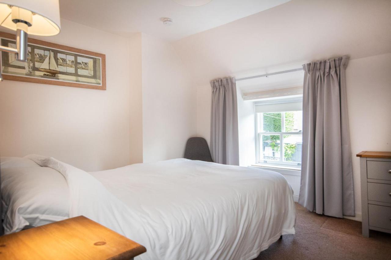 Apartamento Alexander Courtyard Inverness Exterior foto
