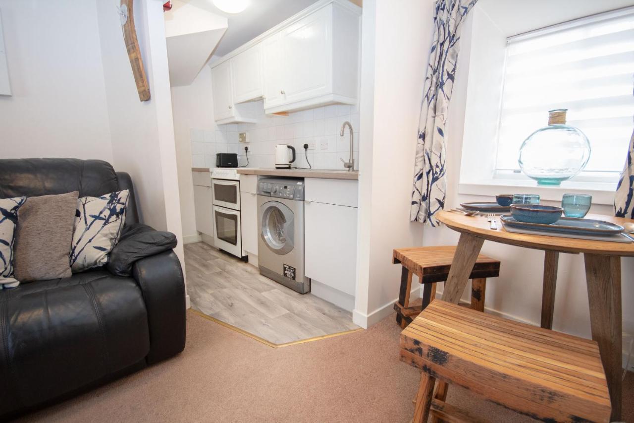Apartamento Alexander Courtyard Inverness Exterior foto