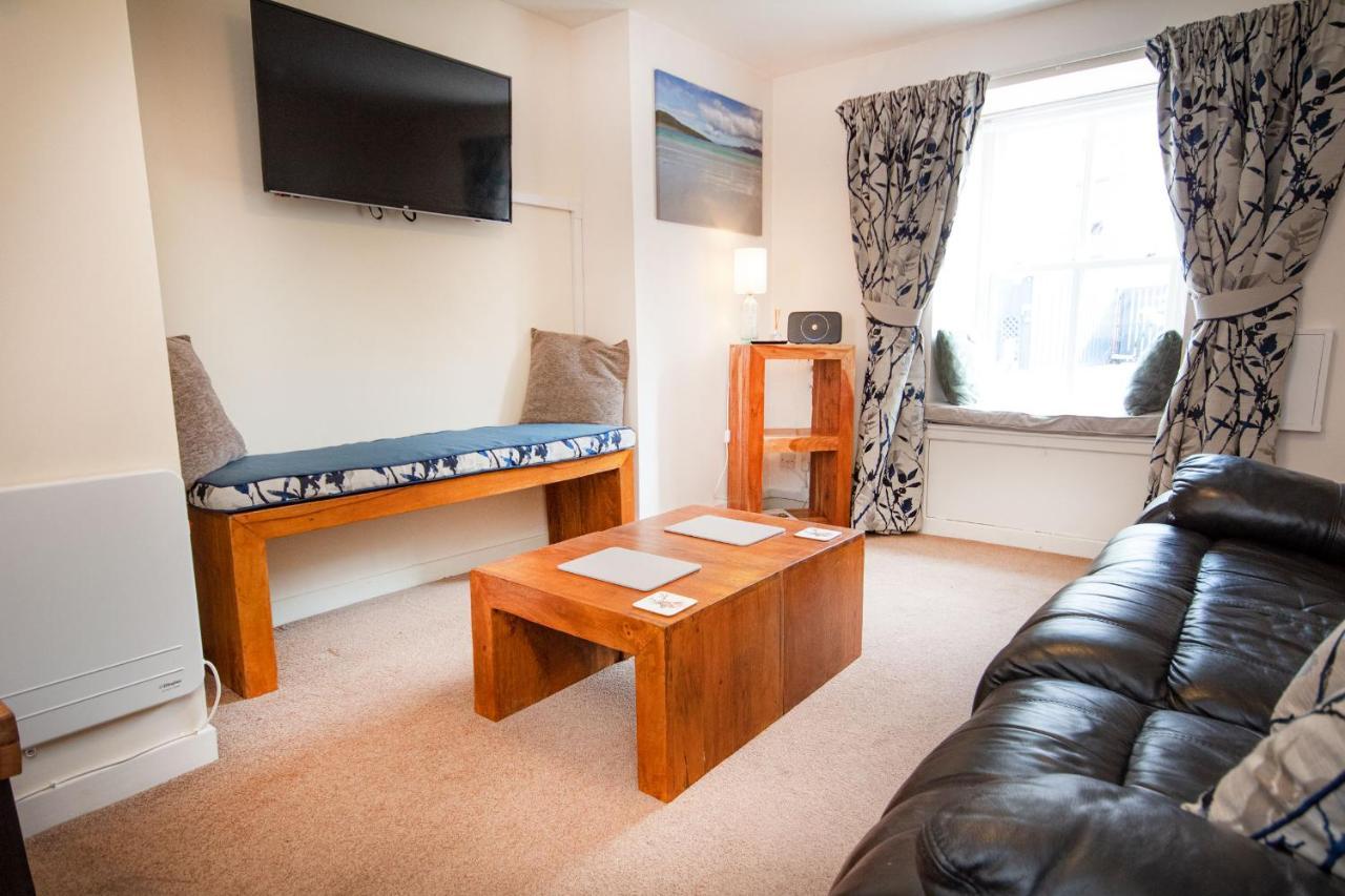Apartamento Alexander Courtyard Inverness Exterior foto