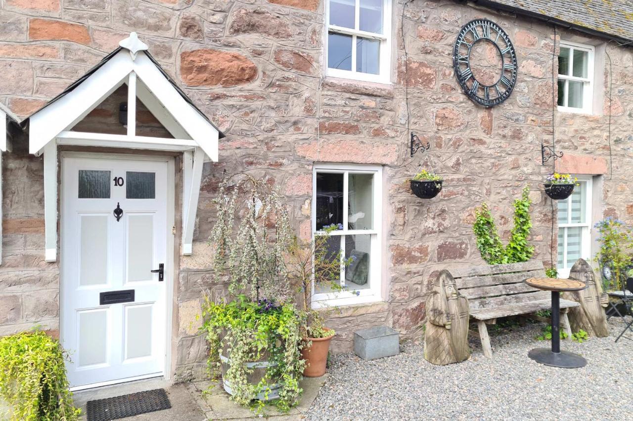 Apartamento Alexander Courtyard Inverness Exterior foto