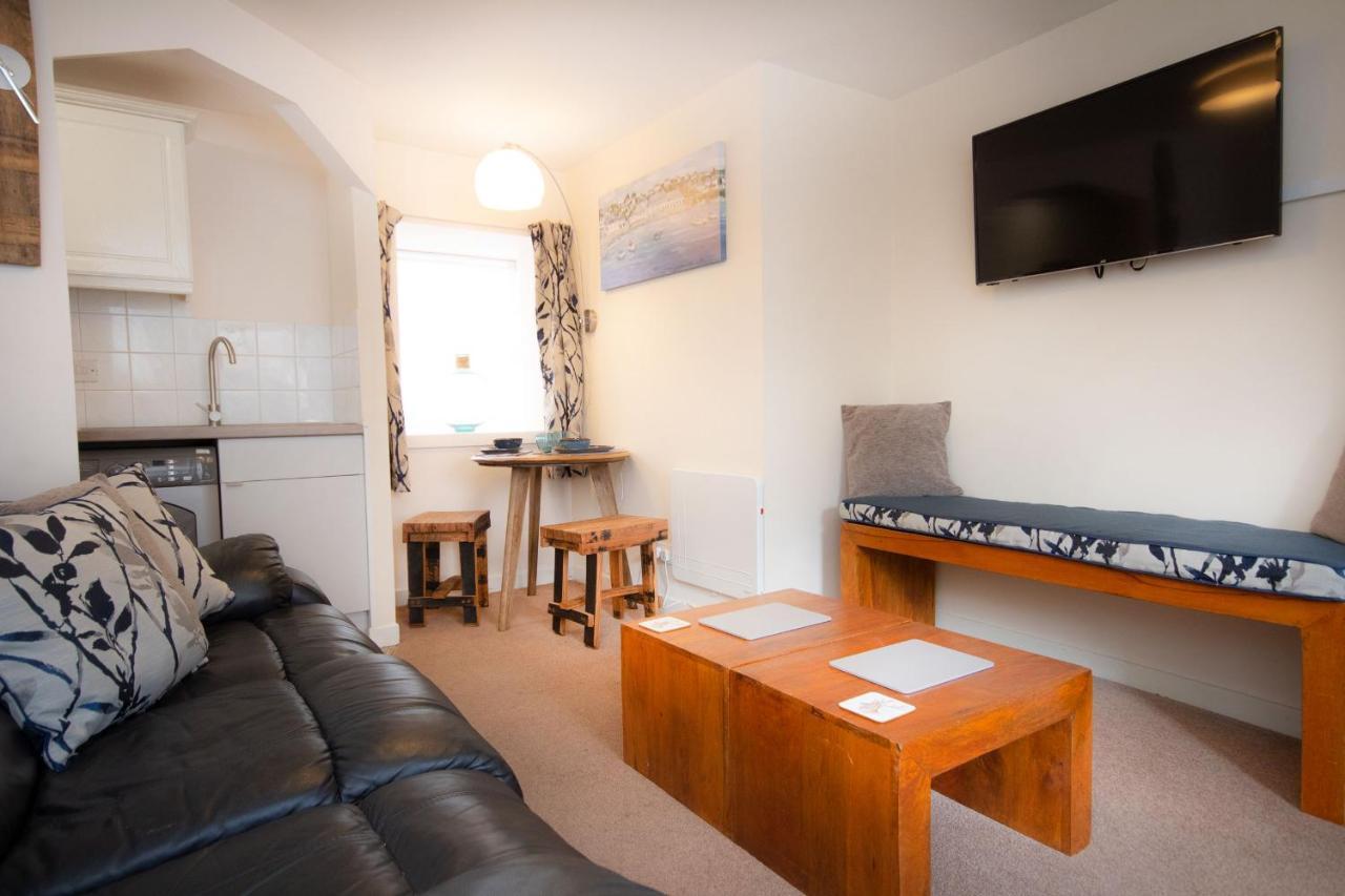 Apartamento Alexander Courtyard Inverness Exterior foto